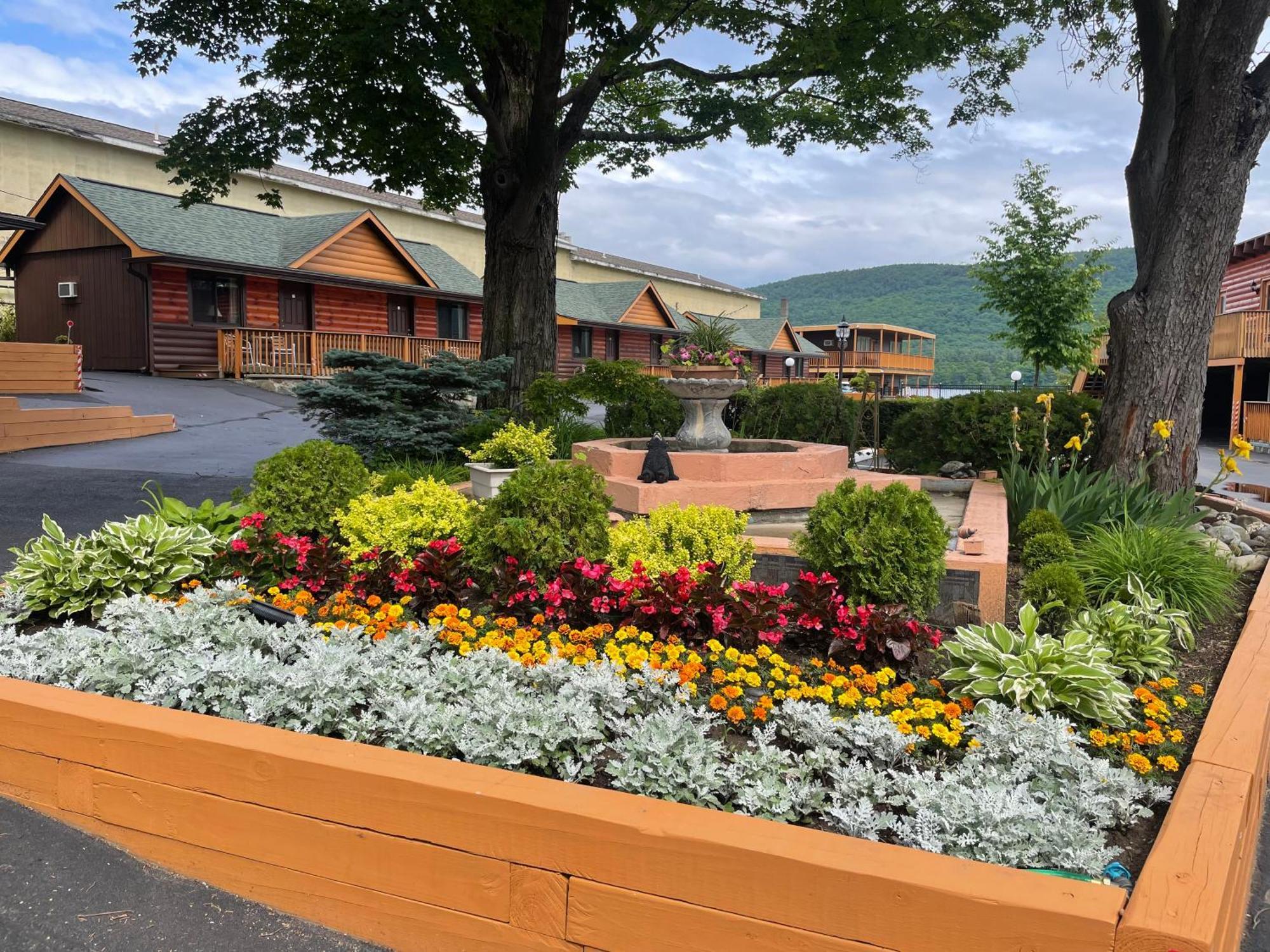 Lake Crest Inn Lake George Exterior photo